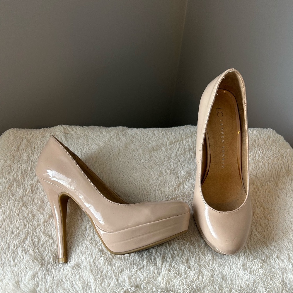 LC Lauren Conrad Platform Pumps